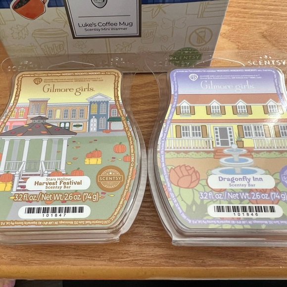 Scentsy Blue Luke's Diner Mini warmer and wax set - Picture 3 of 7